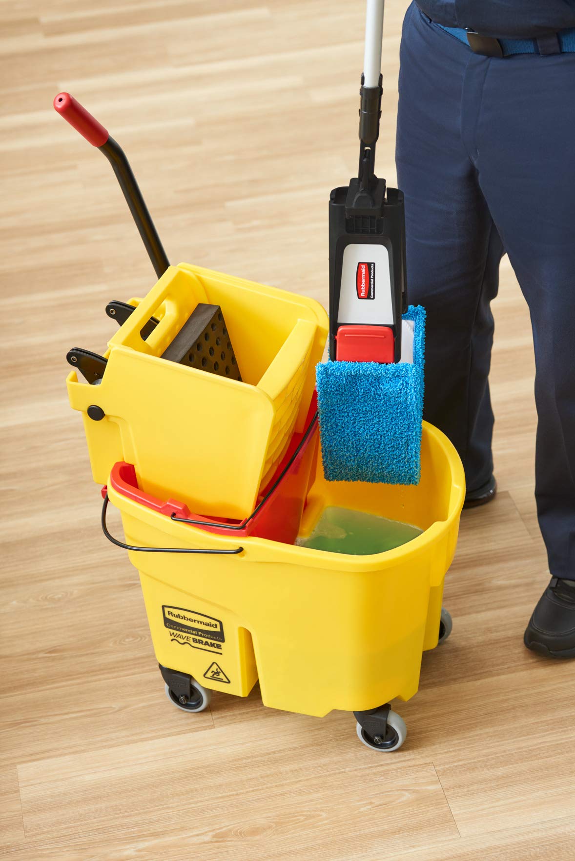 Rubbermaid Commercial Products 18 inch Adaptable Flat Mop Microfiber Pad, Blue, for Janitorial/Professional Cleaners and Light-Duty Cleaning/Mopping with Tab/Pocket Functions - Image 4